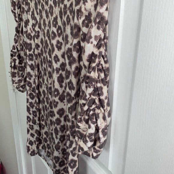 Eyeshadow Floral/Cheetah Print Top - Picture 3 of 4